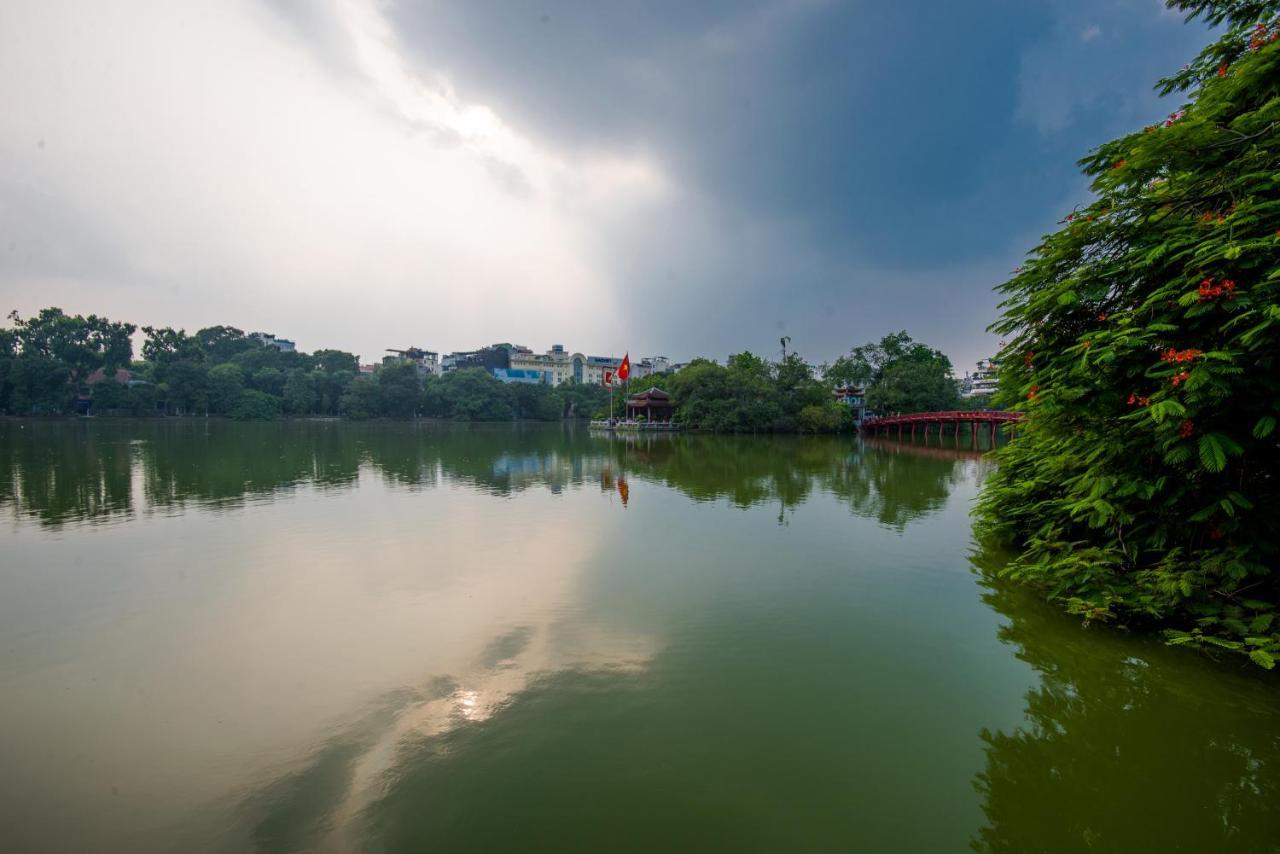 22Housing Hotel & Apartment 81 Linh Lang Hanoi Eksteriør billede