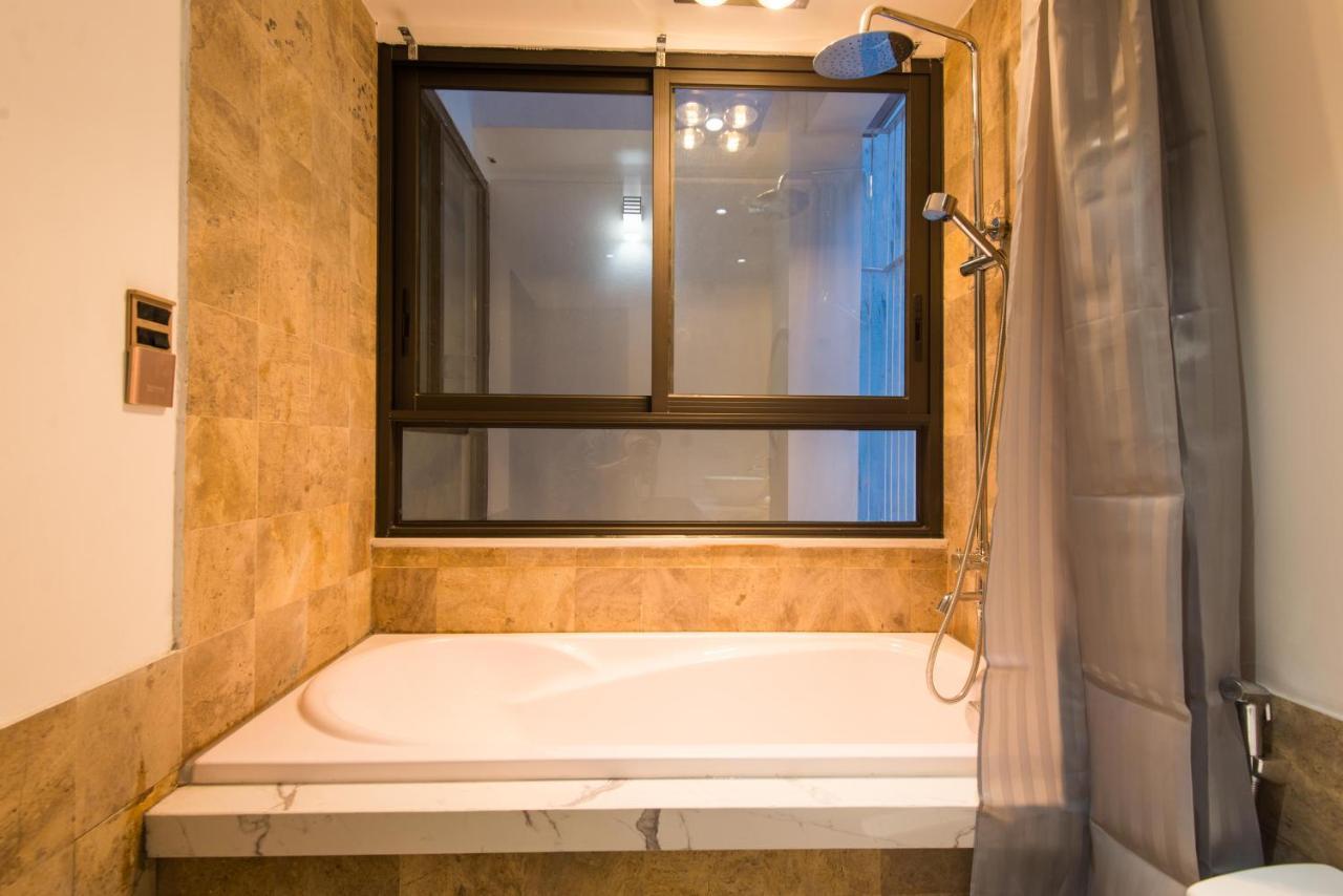 22Housing Hotel & Apartment 81 Linh Lang Hanoi Eksteriør billede