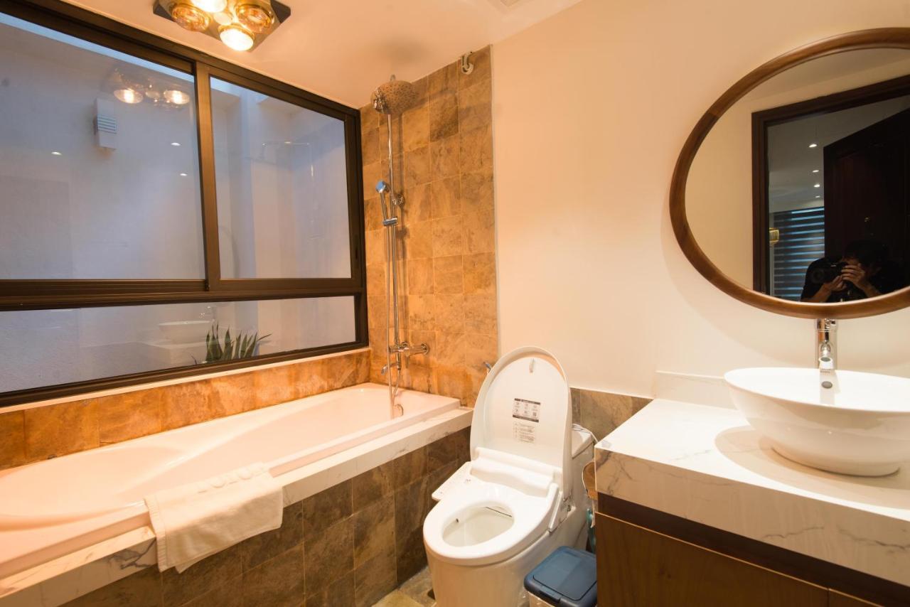 22Housing Hotel & Apartment 81 Linh Lang Hanoi Eksteriør billede